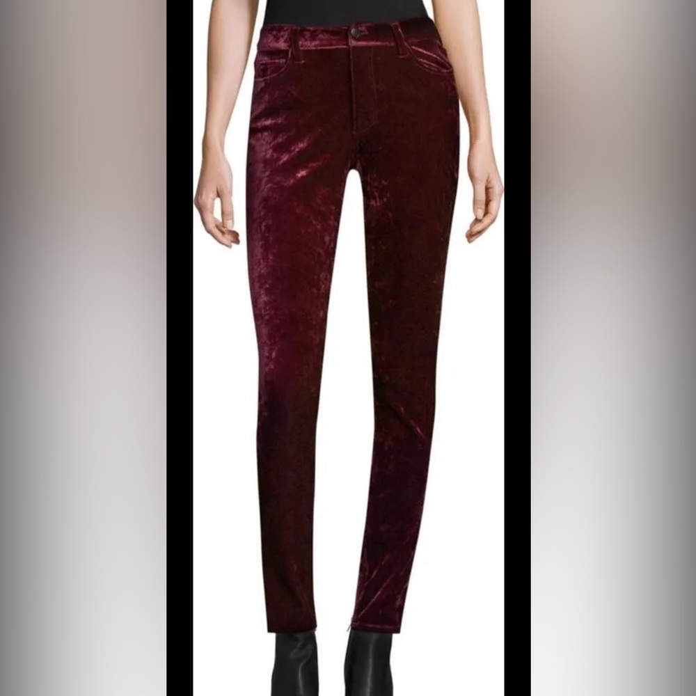Joe’s Jeans The Charlie’s High Rise Velvet Skinny Size 25